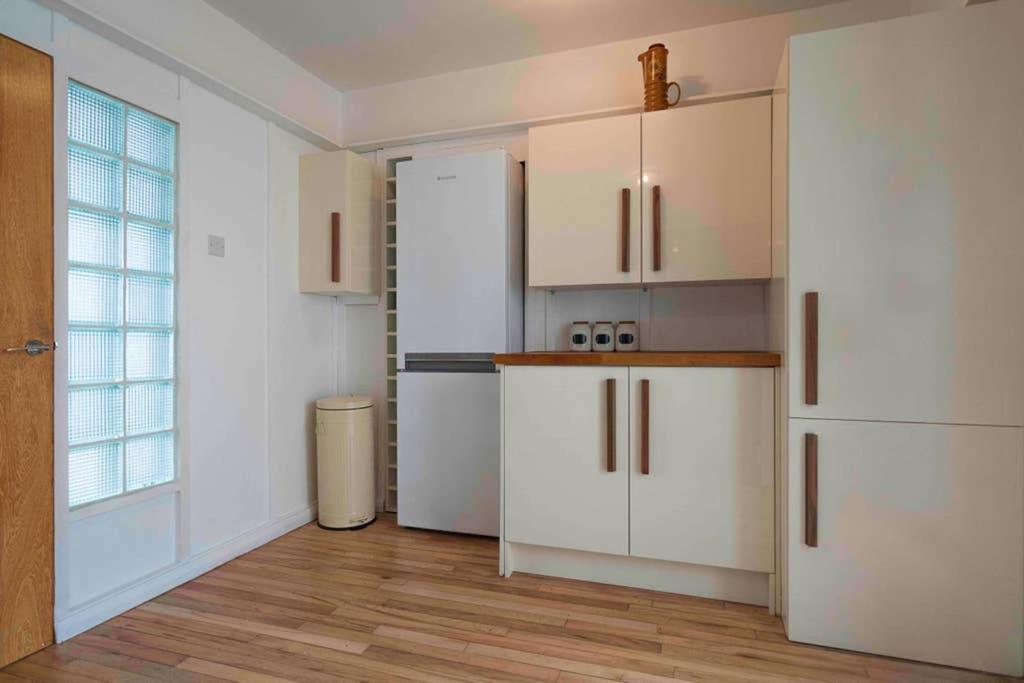 The Porthole Apartment Portstewart Exterior photo