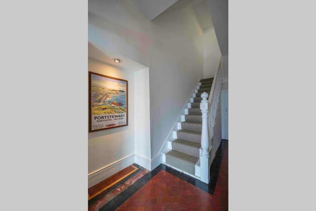 The Porthole Apartment Portstewart Exterior photo