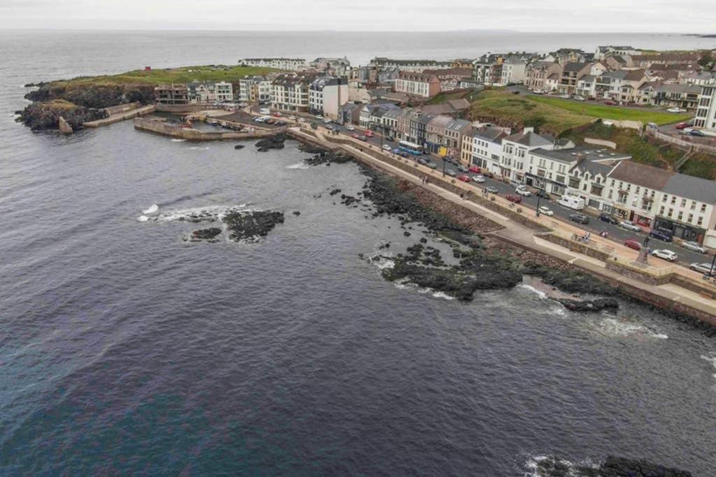 The Porthole Apartment Portstewart Exterior photo